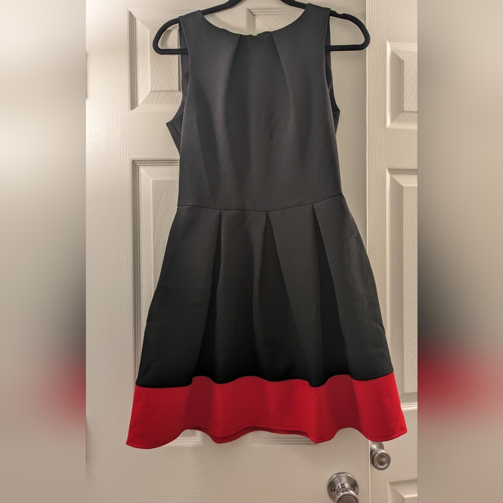 NWT Modcloth Closet London Retro Dress Black with Red Hem Size 8